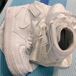 Nike Air Force 1 white/white hi top size 7Y great condition no creases, smudges